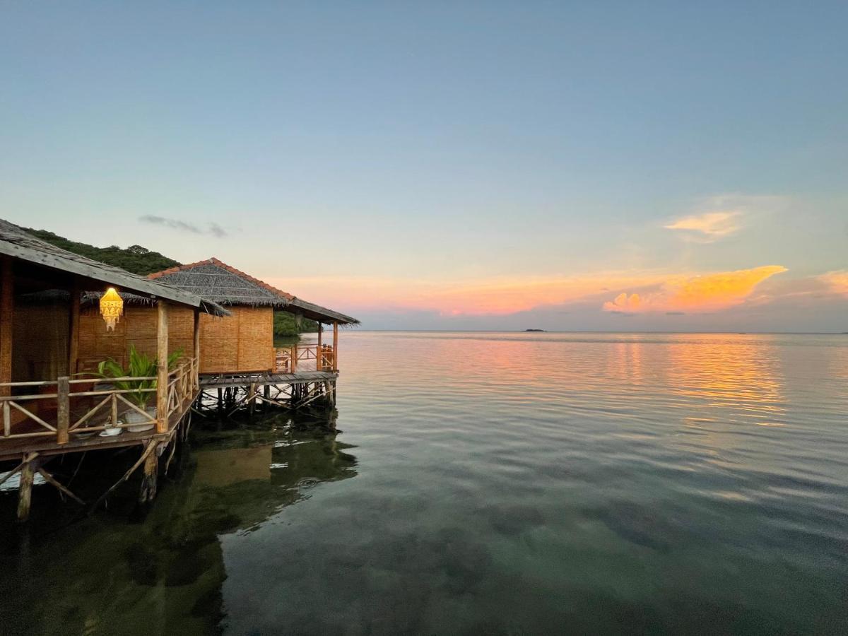 Floating Paradise Karimunjawa Eksteriør billede